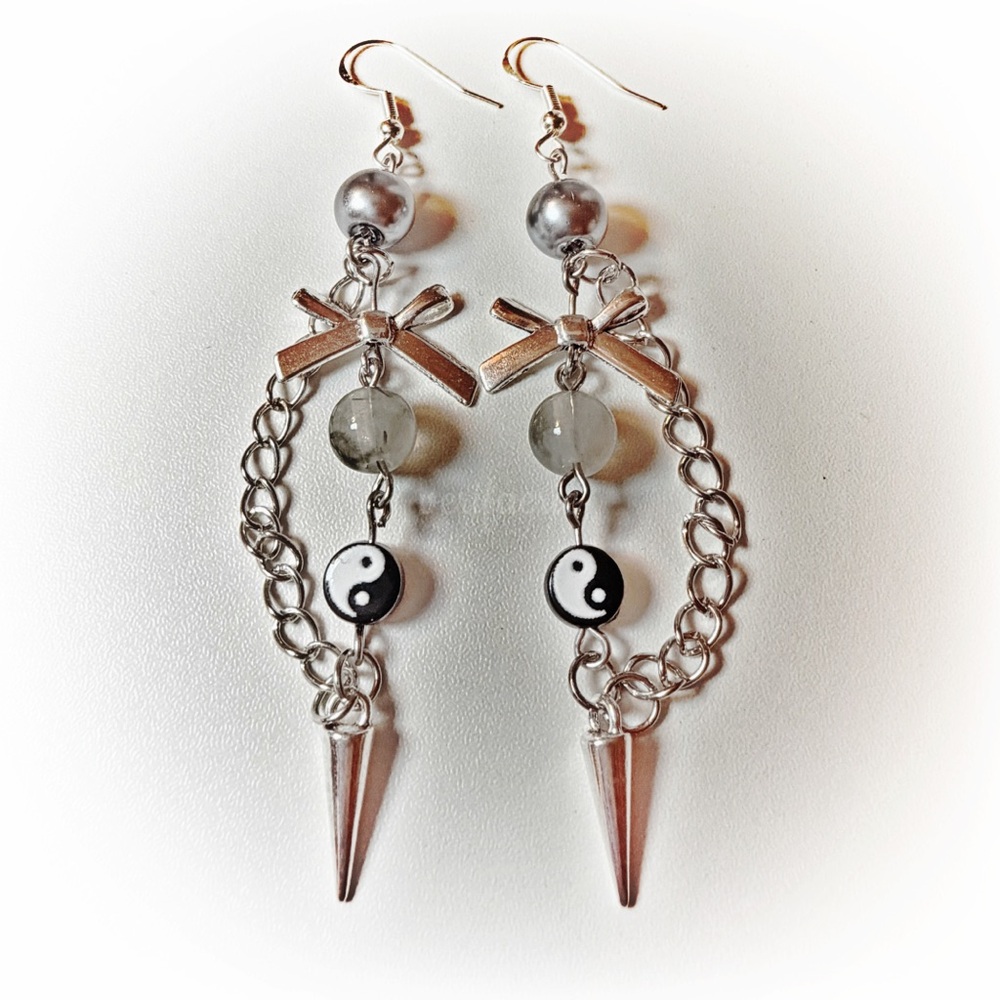 Chic Silver Yin Yang Chain Earrings